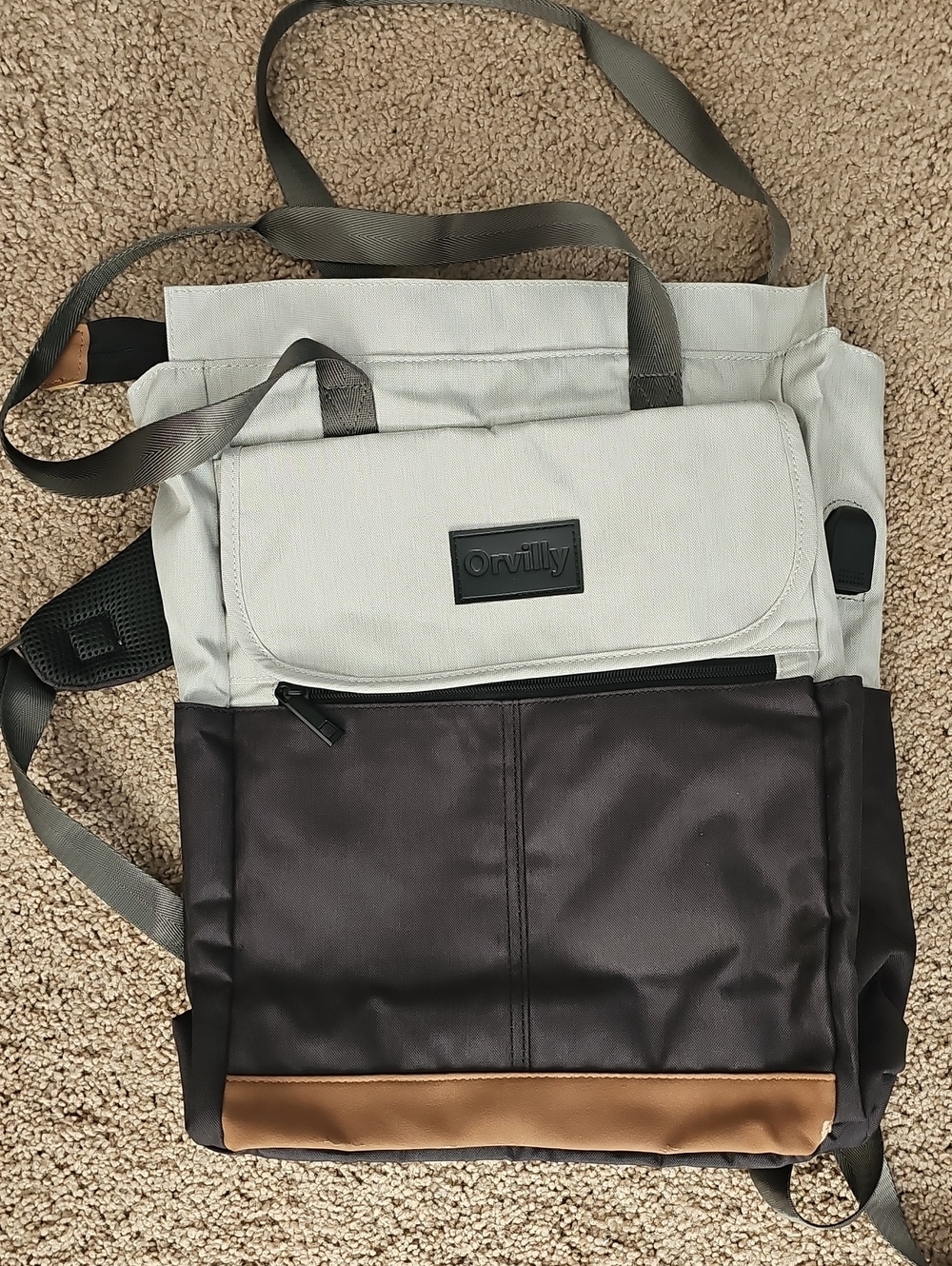 Two-Tone Men’s Backpack in Light Gray & Dark Brown